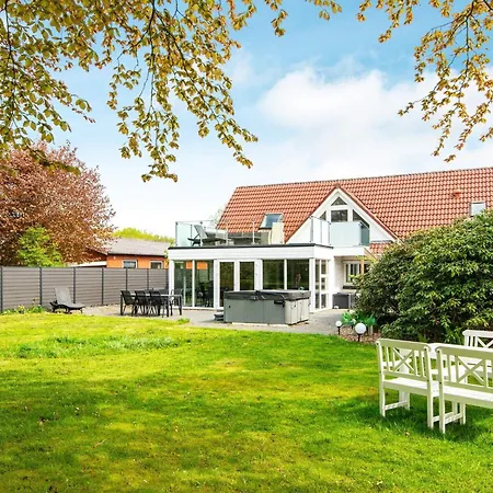 4 Star In Henne Casa vacanze *